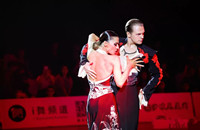 Intl ballroom dancing championship dazzles Xiamen residents