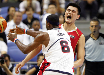 Basketball: US crush China