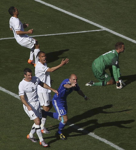 New Zealand draws 1-1 with Slovakia in World Cup