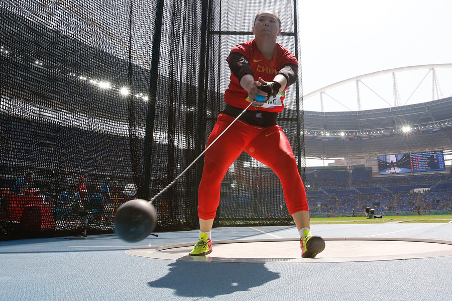 Zhang Wenxiu wins hammer throw silver