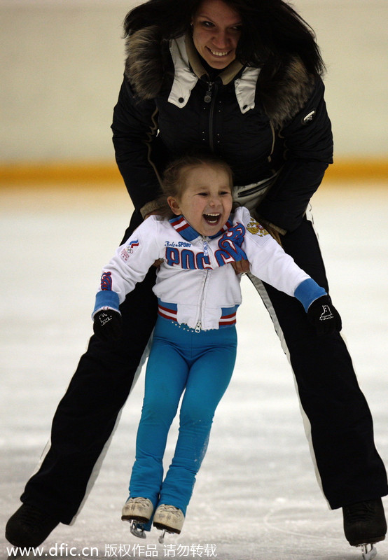 3-year-old Russian strives for figure skating dream