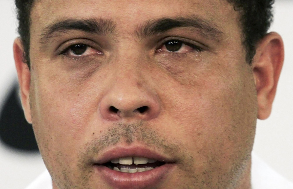 Tearful Ronaldo announces retirement from football