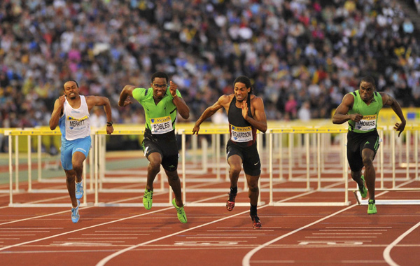 Robles wins 110 hurdles in London, Oliver 3rd