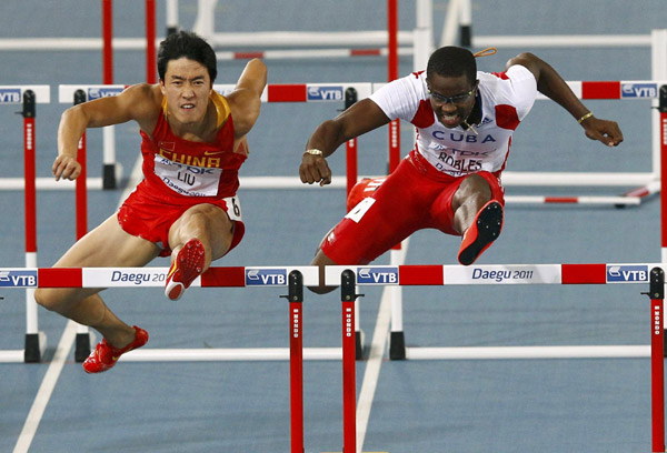 Robles stripped of 110m hurdles gold