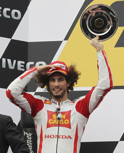 Honda MotoGP rider Simoncelli dies in Malaysian smash