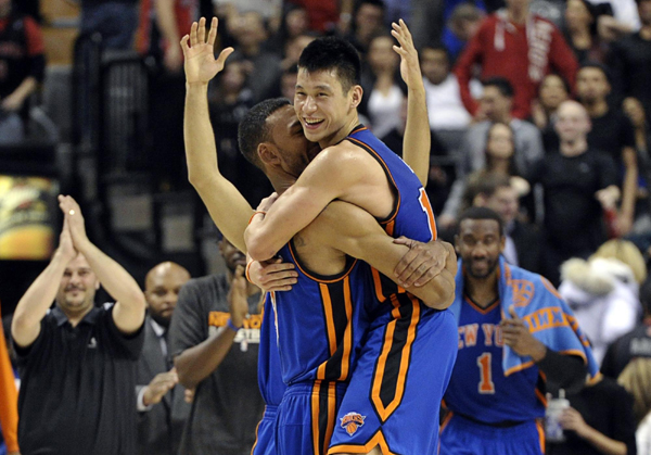 'Linsanity' touches down in star-struck Canada