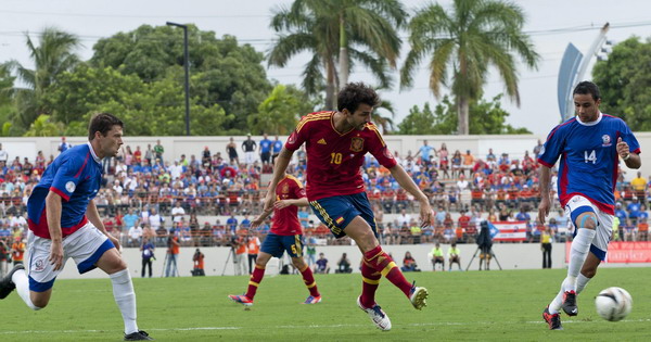 Dominant Spain beat Puerto Rico 2-1