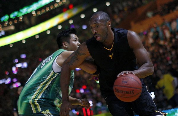 Kobe Bryant lights up charity game in Shanghai