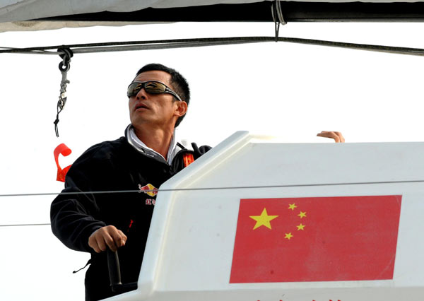 Chinese adventurer sets off solo world sail