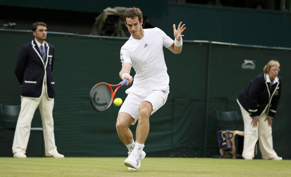 World No 2 Murray cruises to last 16