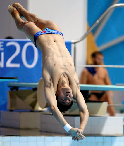 Chinese diver Lin retains men's 1m springboard title at Kazan Universiade