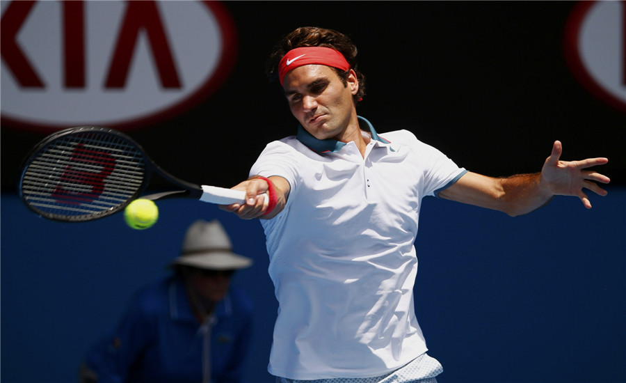 Federer advances to 4th round at Australian Open