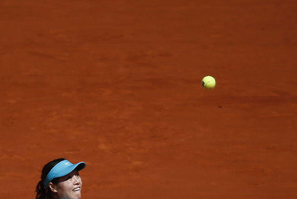 Li Na recovers to reach Madrid Open quarters