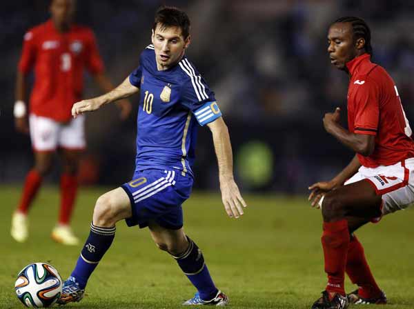 Argentina beats T and T in warm-up, 3-0