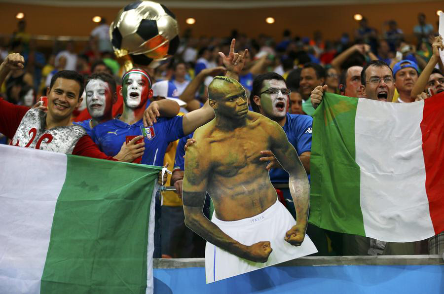 Balotelli goal gives Italy 2-1 win over England