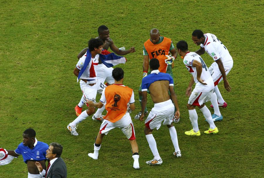 Costa Rica beats Greece in penalty shootout