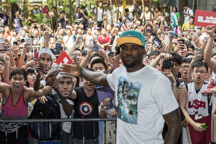 King James tours China