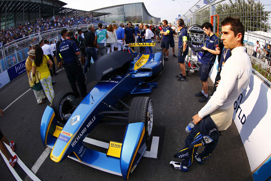 Lucas di Grassi wins 1st-ever electric car race in Beijing