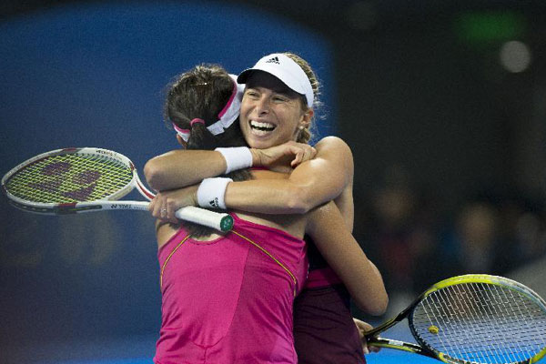 Andrea Hlavackova, Peng Shuai claim title of doubles final at China Open