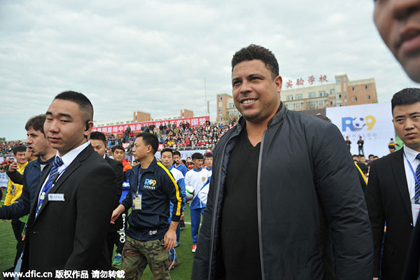 Ronaldo kicks off soccer academy in Beijing