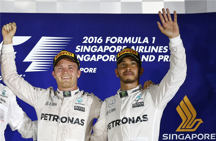 Nico Rosberg shines at 2016 Singapore F1 Grand Prix Night Race