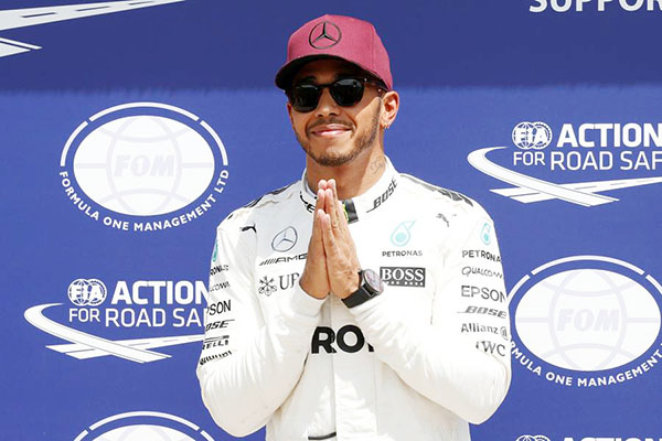 Hamilton wins F1 Canadian GP, picks up points on Vettel