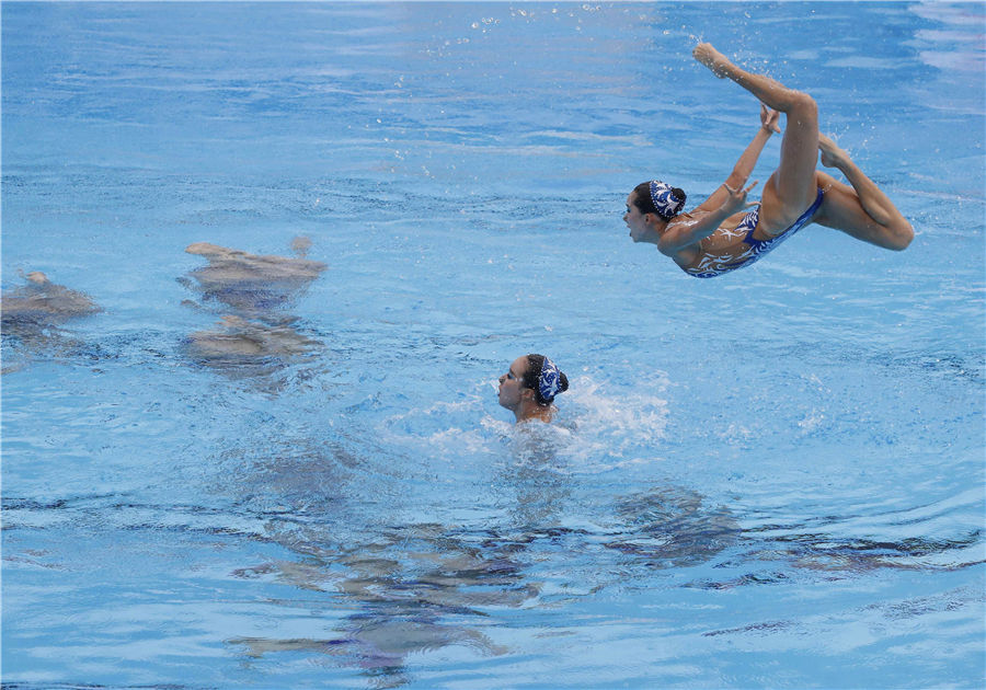 Chinese synchronized swimmers claim history-making gold at FINA worlds