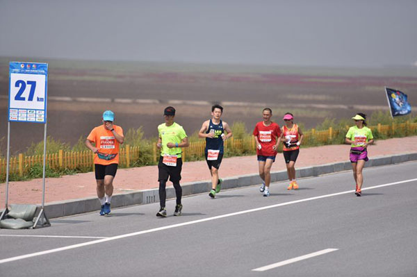 Colors accentuate Panjin Red Beach marathon