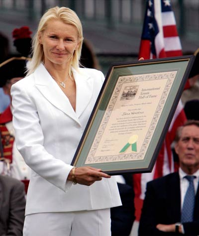 Former Wimbledon champion Jana Novotna dies at 49