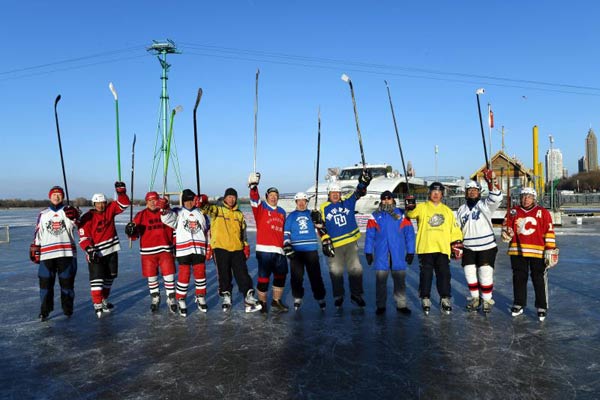 Harbin seniors welcome winter with hockey