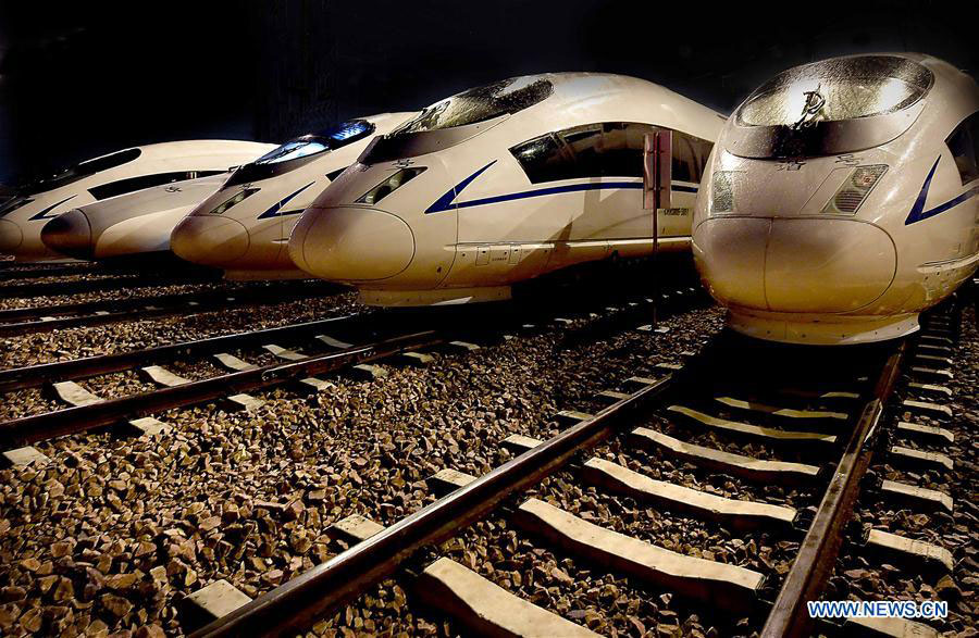 China's high-speed railways connect west and east