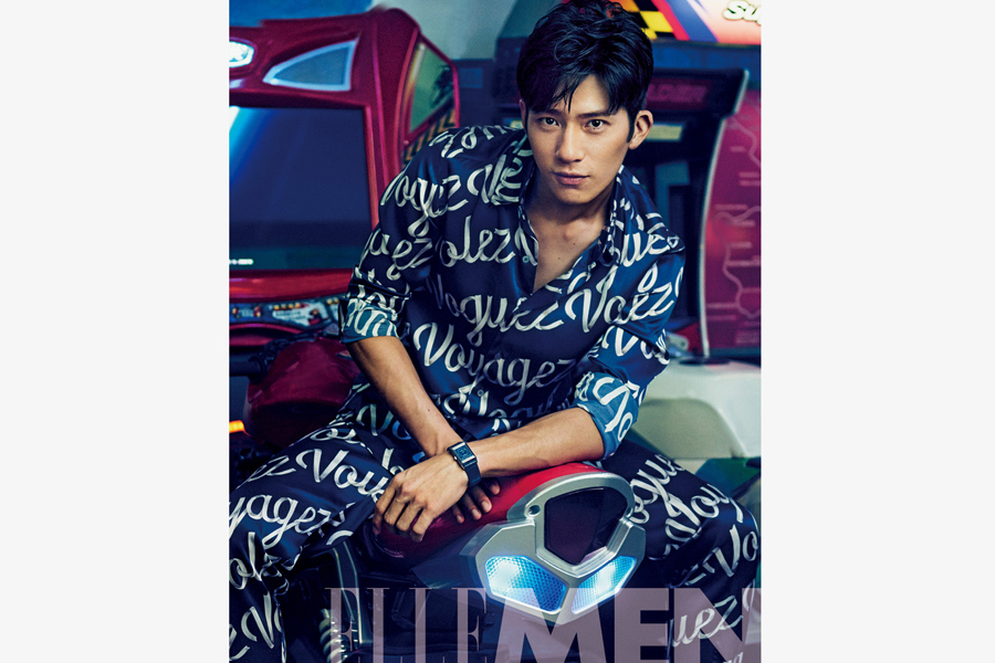 Actor Jing Boran poses for fashion photos