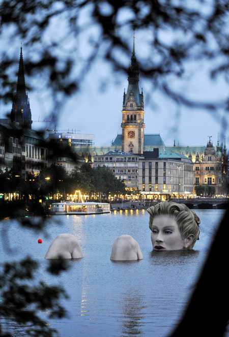 'Mermaid' sculpture created in Hamburg