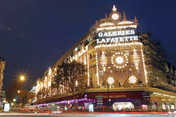 Christmas lights charms Paris