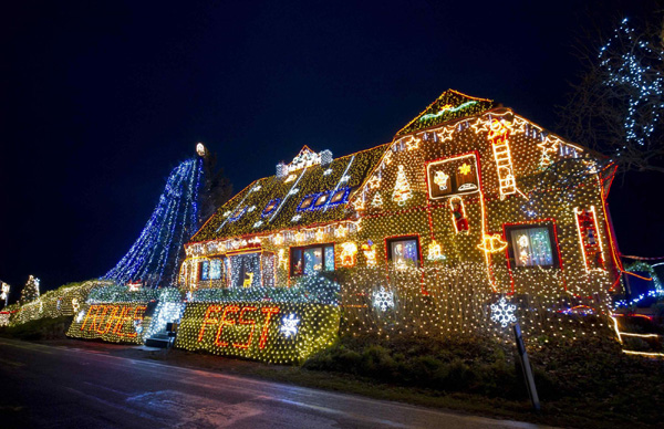 Christmas lights go up in Bremen