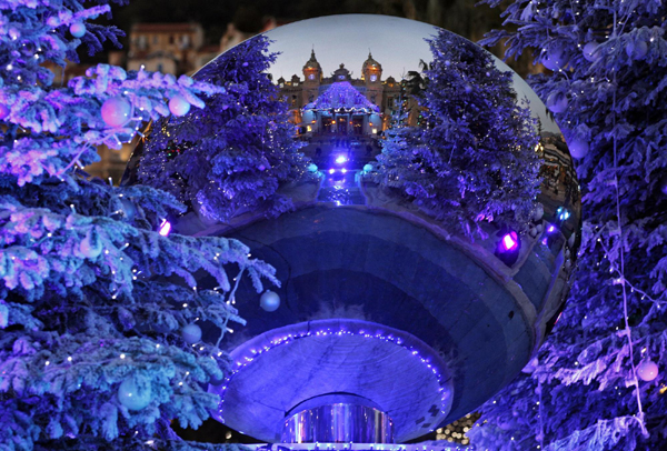 Monte Carlo illuminates for Christmas