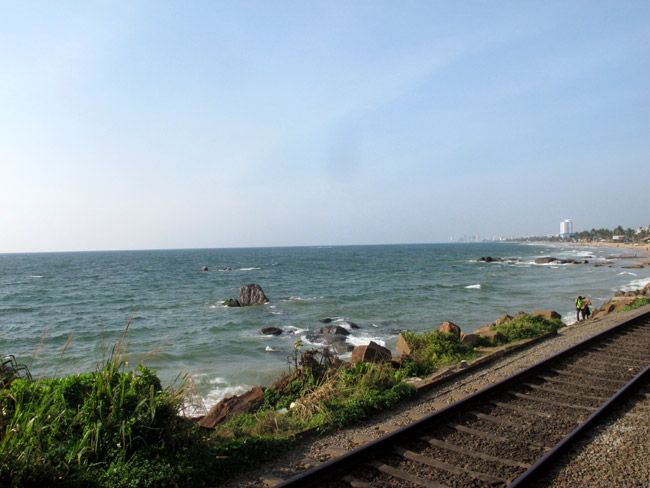 Relaxing train experience in Sri Lanka