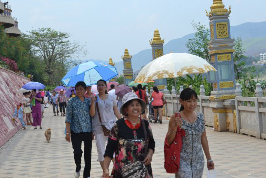 Boat races usher in Dai New Year