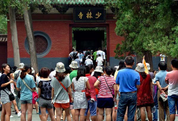 Shaolin Temple receives peak tourism season