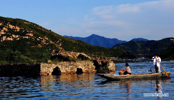 Section of Great Wall submerged under water in Hebei