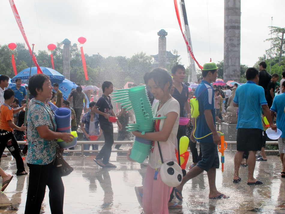 Hainan Seven Fairies Hot Spring Water Fun Day