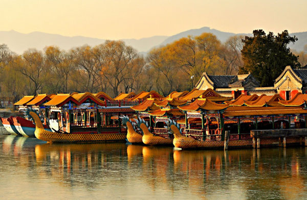 The silent beauty of the Summer Palace in winter