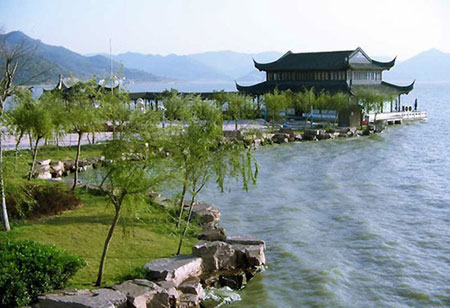 Top 10 satisfying tourist cities of 2012 in China