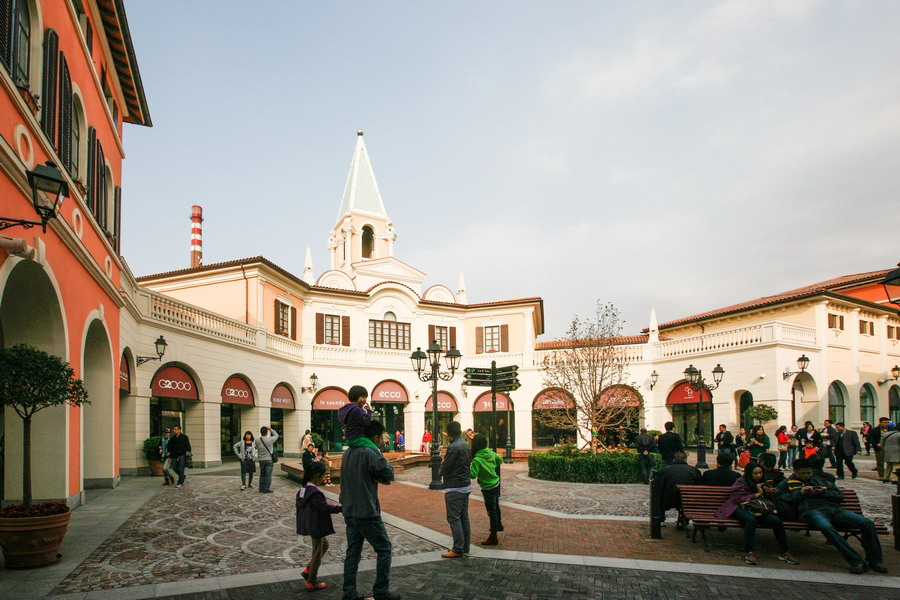 Florence village: shopping Italian style