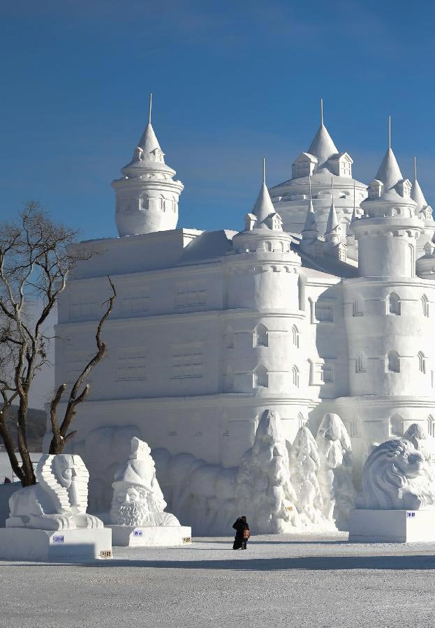 Jingyue Snow World opens to tourists in Jilin