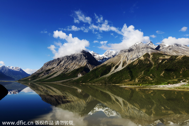 Clear as a mirror: fascinating scenes of China's 7 lakes