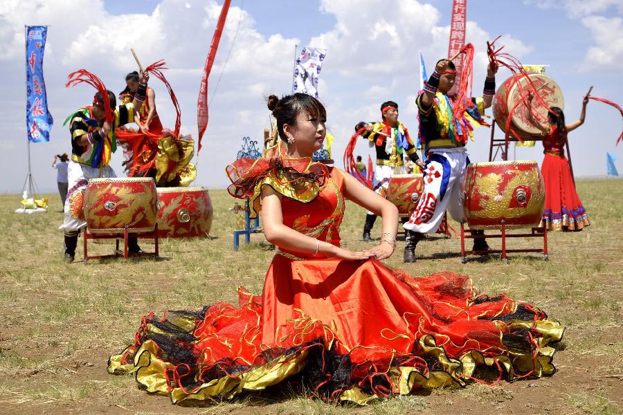 Nadam fair celebrated in Urat Middle Banner