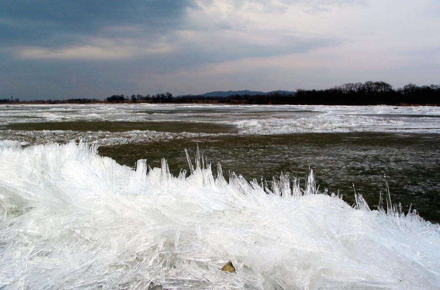 Scenery of Wusuli river along China-Russia border