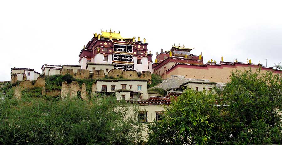 Ganden Sumtseling Monastery, a hot destination in Yunnan