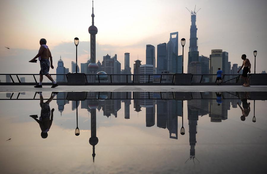 Early morning scenery of Bund in Shanghai